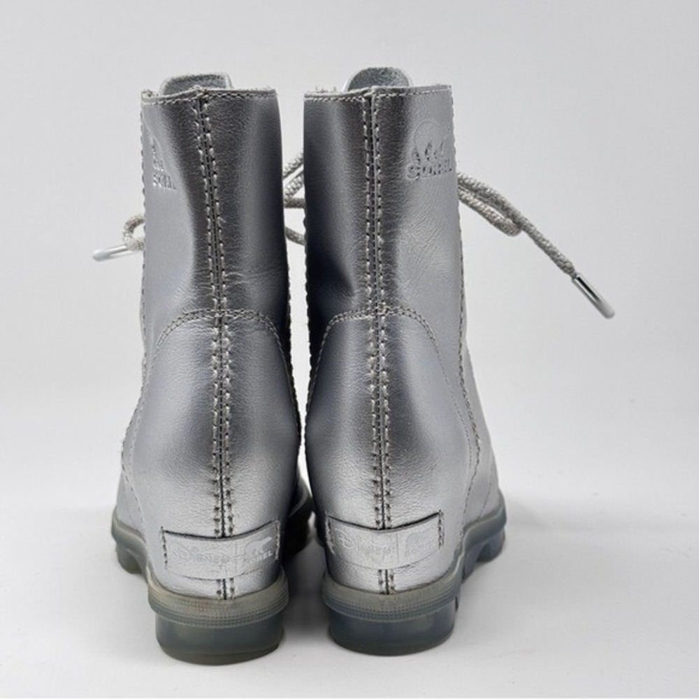 Sorel x Disney Joan of Arctic Wedge Frozen Boots – Silver, Girl's Size 2 - Picture 5 of 14